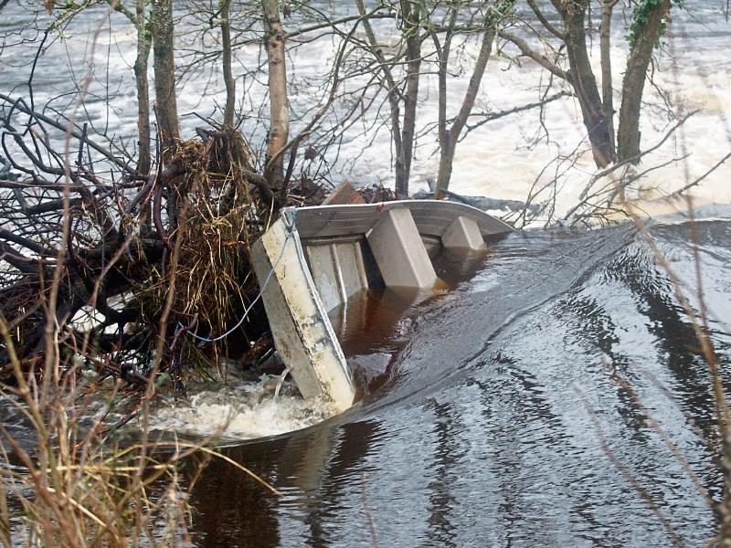 Man dies after boat capsizes in Limerick river incident