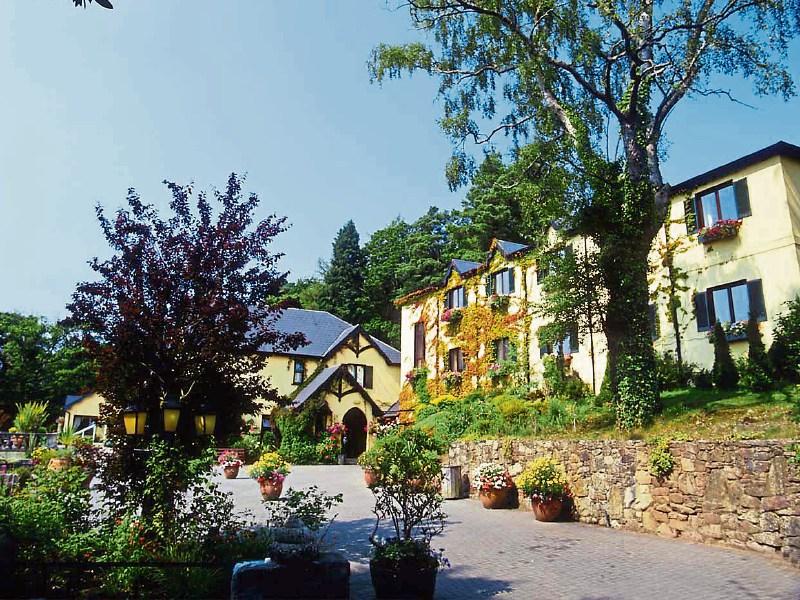 New owners of Aherlow House to honour wedding deposits