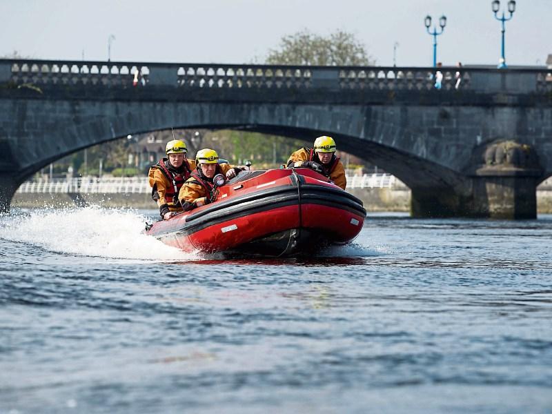 Teenager rescued from stolen boat in River Shannon