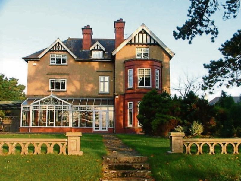 Case against Limerick hotelier over unpaid loans struck out