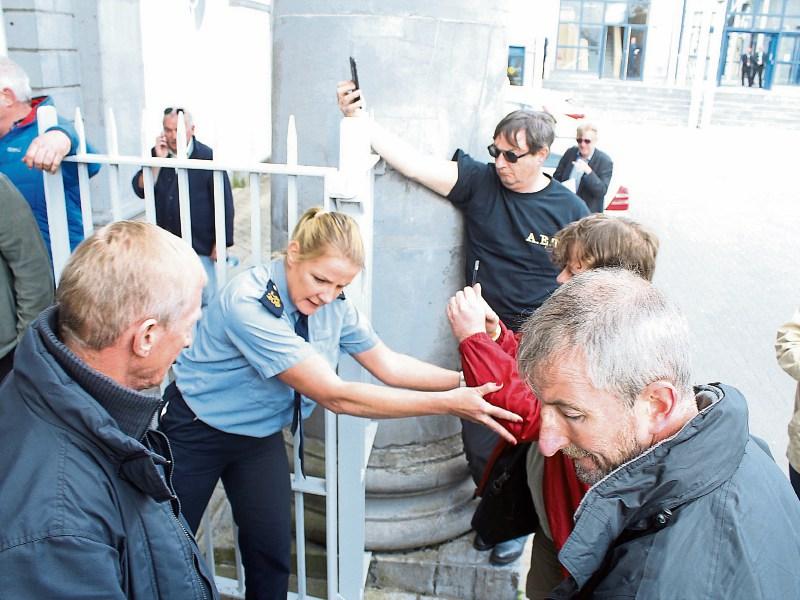 Limerick gardai to investigate courthouse protests