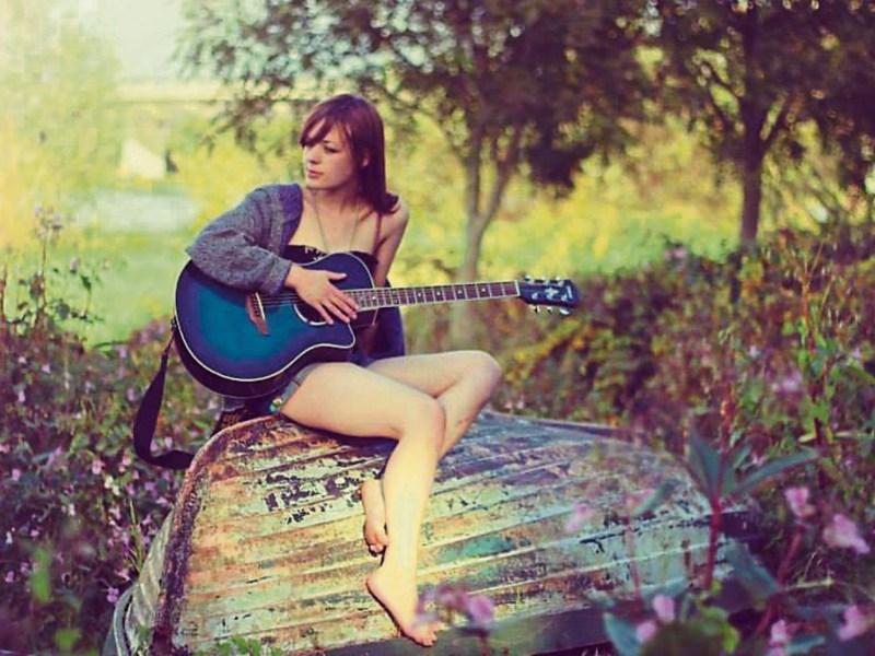 Emma Langford to launch versatile EP in Dolan's