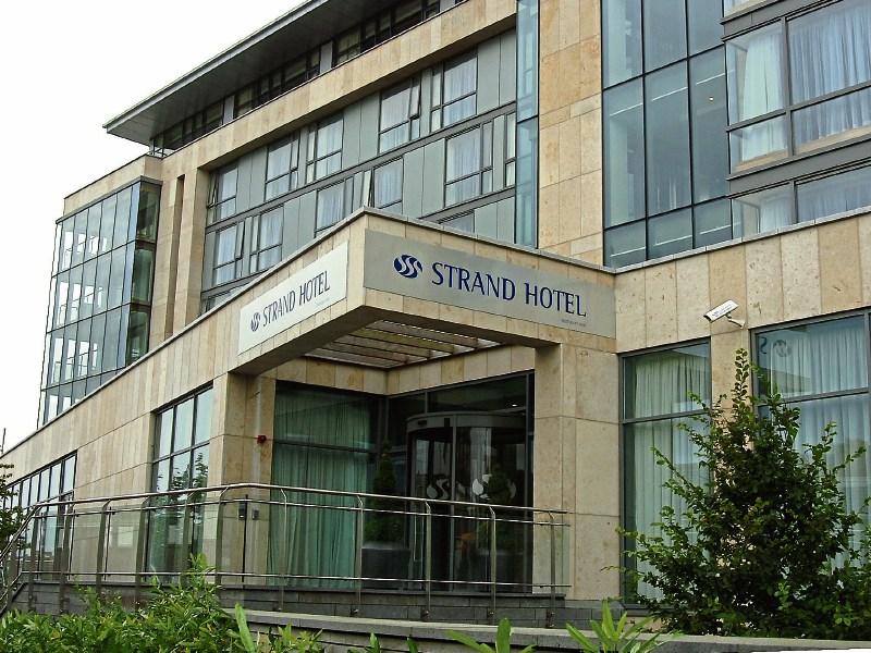 Mayor of Limerick says city is praying for toddler