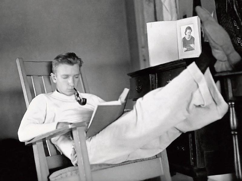 New breed of pipe smokers are posers seeking gravitas