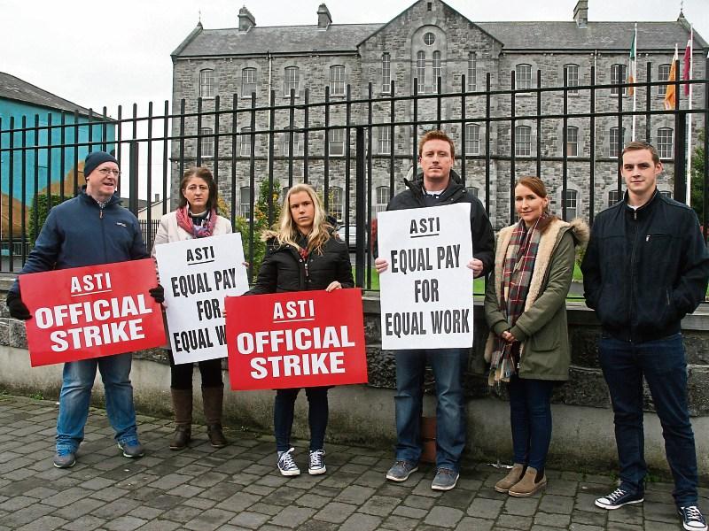 Talks set to resume in effort to resolve teacher's strike