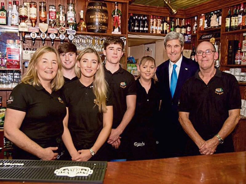 John Kerry stops off for lunch in Limerick pub
