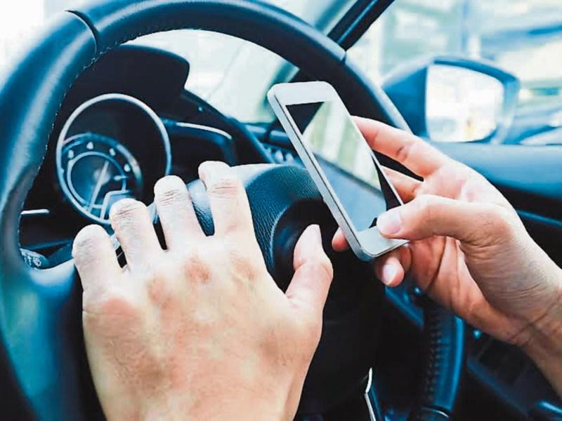 Half of drivers back block on mobiles