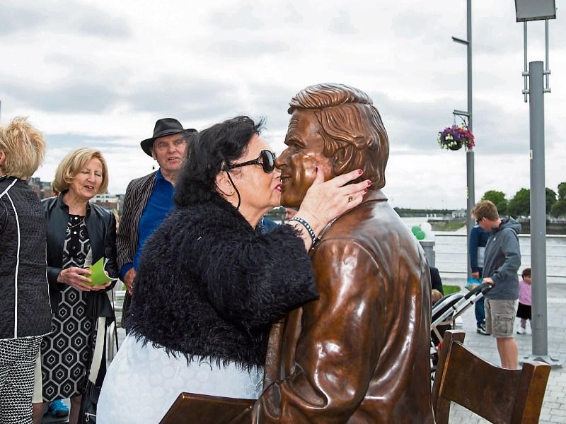 Limerick's Wogan statue a 'Brexit tourist attraction lacking in imagination', says artist John Shinnors