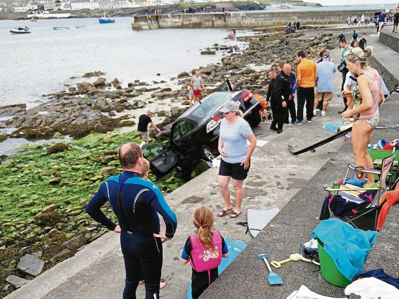 Miraculous escape for Limerick holidaymakers as car plunges onto Kilkee rocks