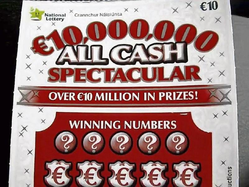 Limerick woman claims €25,000 scratch card prize