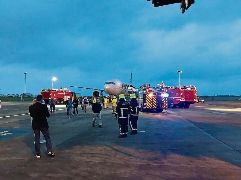 The picture posted by @Vcao on Twitter: "Emergency landing in Shannon, Ireland. @AmericanAir Flight 62 MIA-CDG"