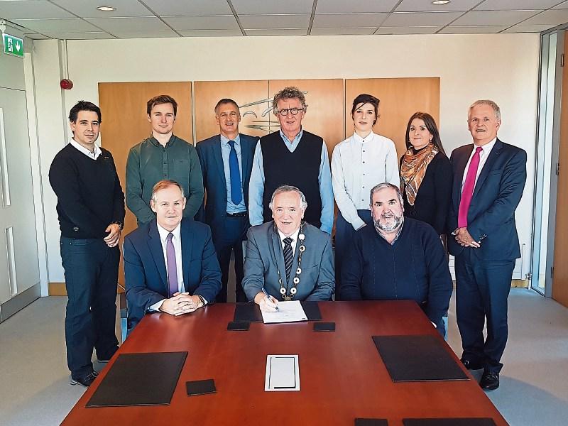 At the signing of the contracts for the houses in St Mary’s Park at City Hall were representatives of Limerick City and County Council, Paul Keogh Architects and Martin’s Construction Ltd