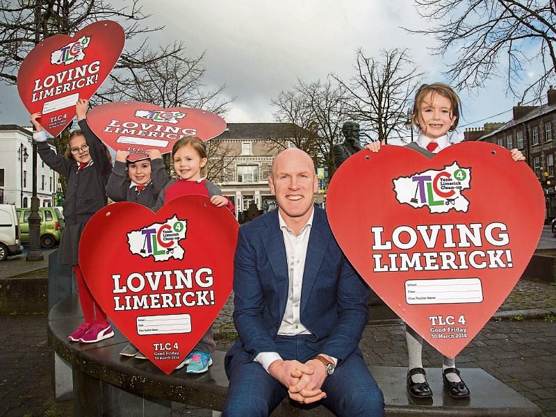 Go team: Paul O’Connell with Hannah Noonan, Amy Lane, Ella Byrne and Sadhbh Galvin from Scoil Iosaf Girls' NS at the launch in Newcastle West Picture: Alan Place