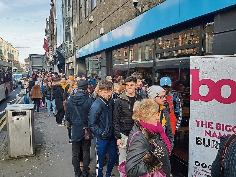 'Mexican stand-off': Hundreds queue for grand opening of Boojum Limerick