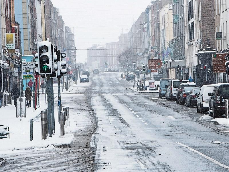 UPDATE: Additional stocks of salt brought in for Limerick roads after heavy snow overnight