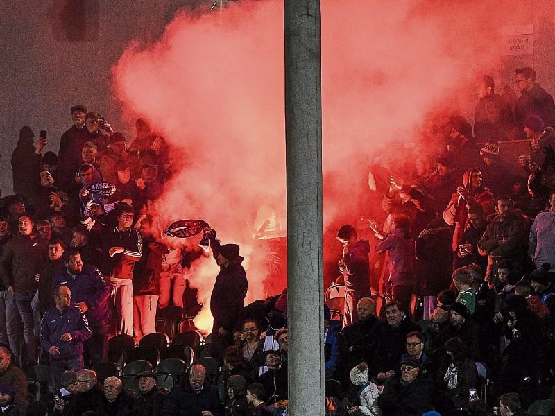 Limerick FC 'strongly condemns' use of flares by fans at Cork game