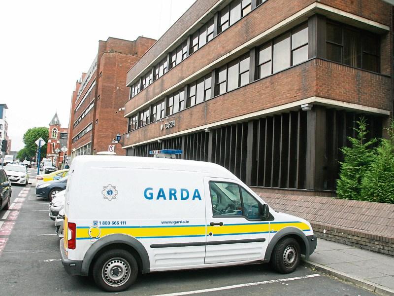 Staff at Limerick off-licence threatened by armed raider