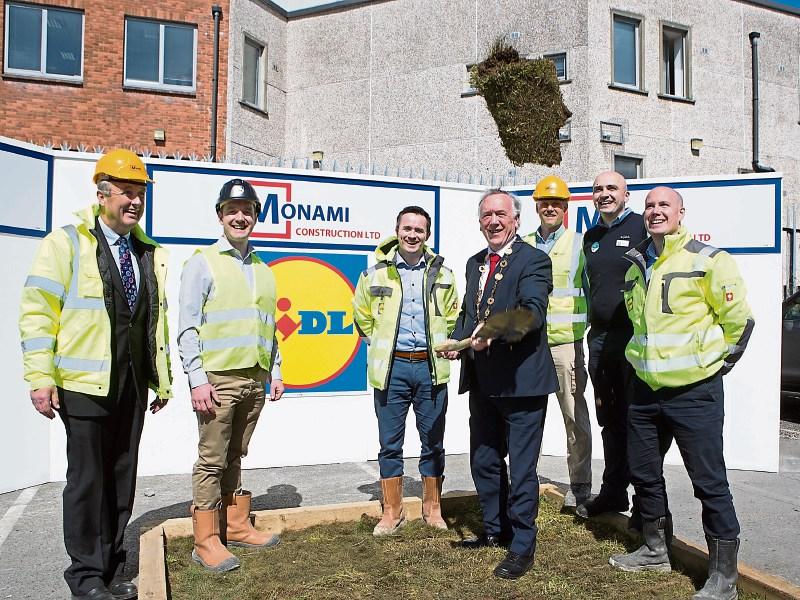 Mayor Keary  with Bryan Quille, Stephen Nolan, Conor Nagle, Greg Short, Denis Baranouski and Eoin Cusack Picture: Press 22