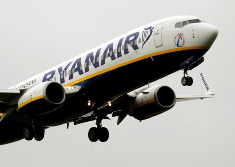 Ryanair in High Court apology to man who it 'wrongly banned' from flying