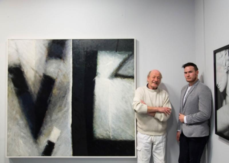 Renowned Limerick artist John Shinnors with Simon Fennessy Corcoran, who has received the scholarship in Shinnors name from Limerick City Gallery of Art