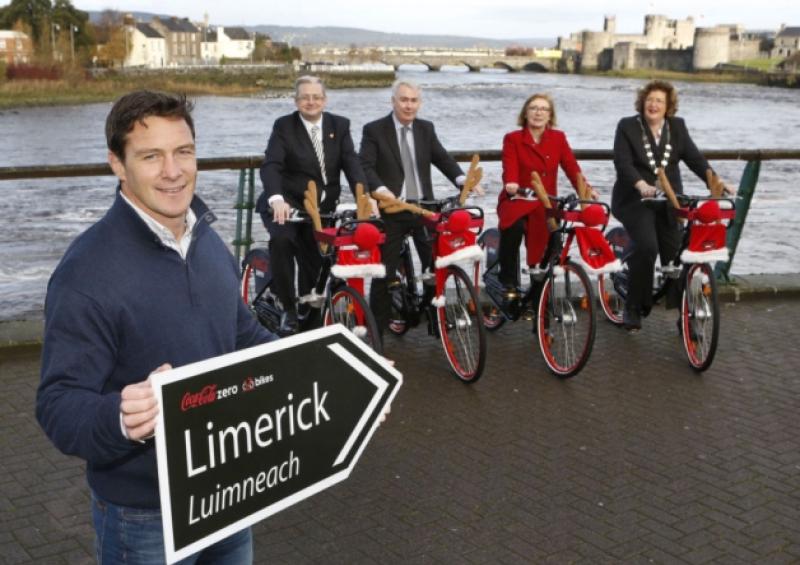 Pointing the way: David Wallace joins Frank O'Donnell of Coca-Cola HBC Ireland and Northern Ireland, Hugh Creegan, Deputy CEO of the National Transport Authority, Minister Minister for Education and Skills Jan O'Sullivan and Cllr Maria Byrne, Deputy Mayor of Limerick at the launch. Picture: Don Moloney/Press 22