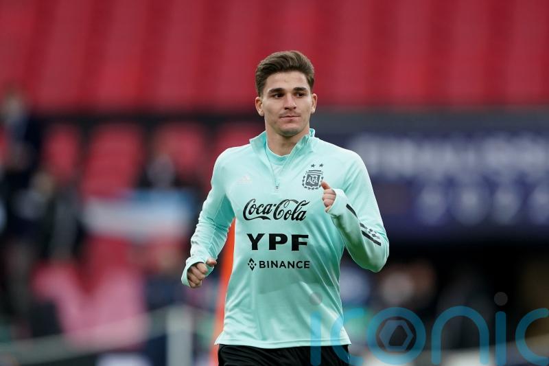 Emiliano Martinez tips Julian Alvarez to become a ‘superstar’ at Manchester City