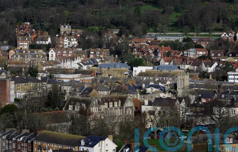 Average UK house price is £32,000 higher than a year ago