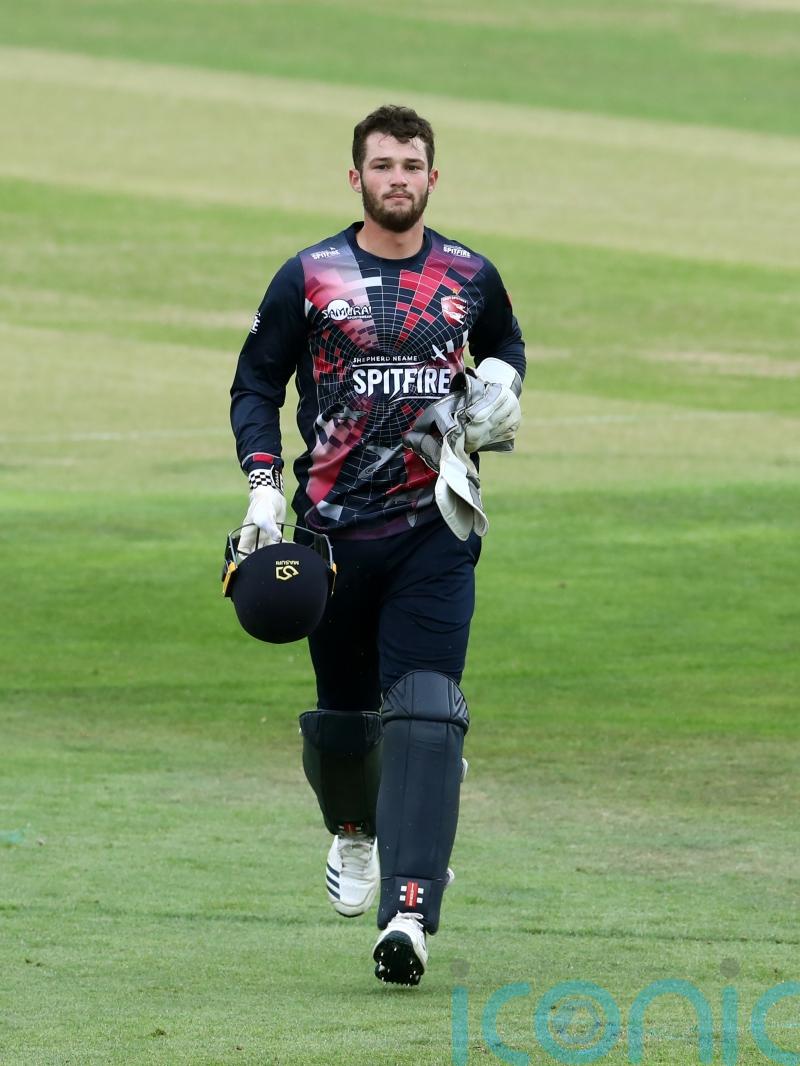 Ollie Robinson double earns Kent win while Glamorgan make fine start to defence
