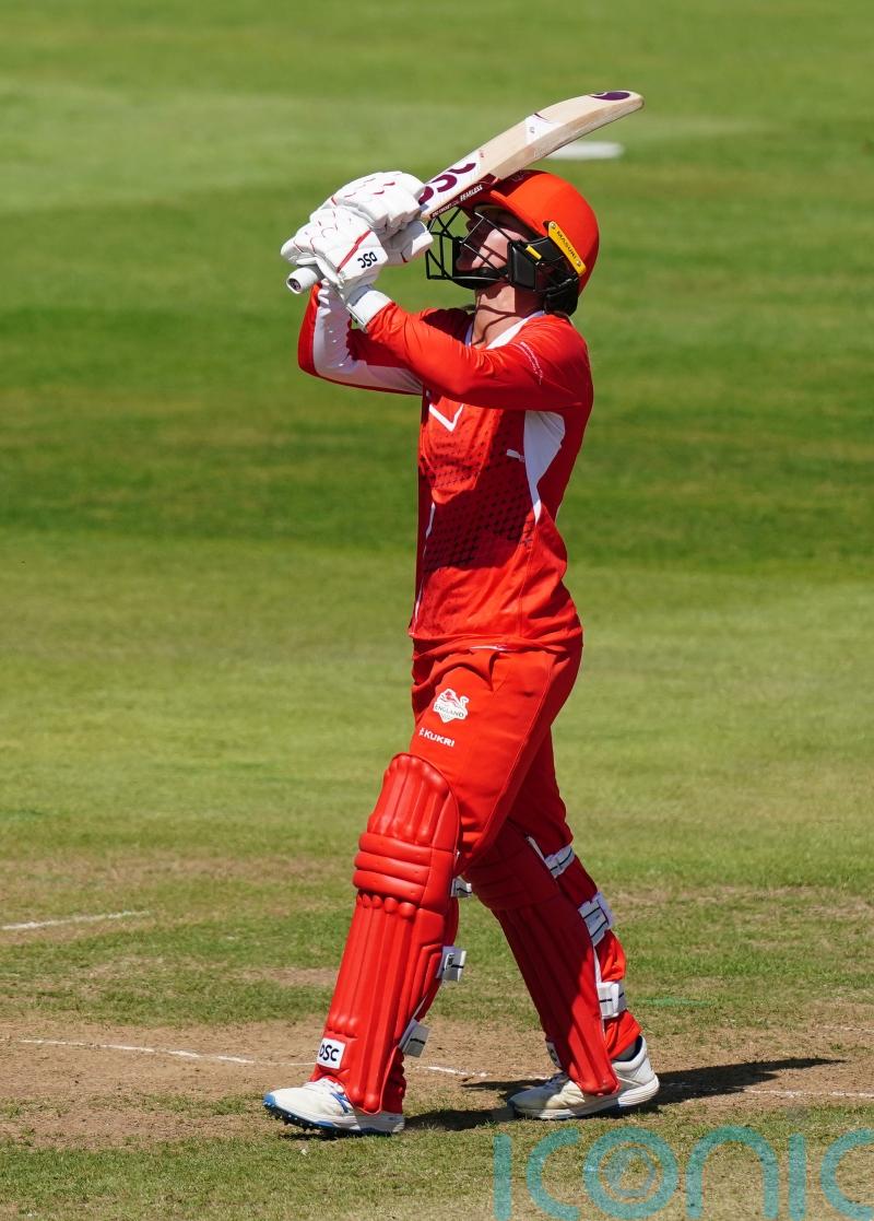England’s gold medal hopes over after falling short in run chase against India