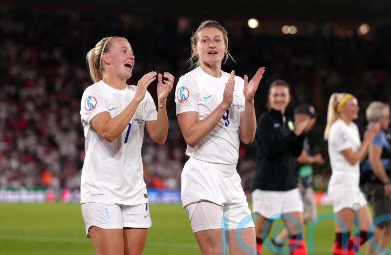 Beth Mead hails &lsquo;hero&rsquo; Ellen White after England striker retires