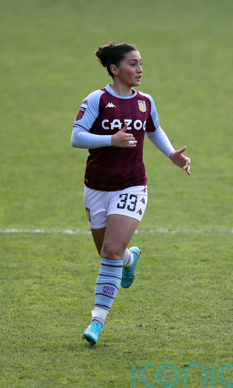 Aston Villa beat Manchester United on penalties in Continental Cup opener