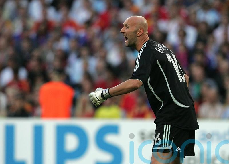 On this day in 2006 – Fabien Barthez announces retirement from football