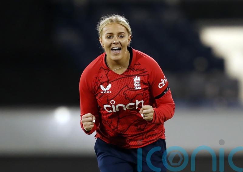 England win second T20I by 16 runs against West Indies