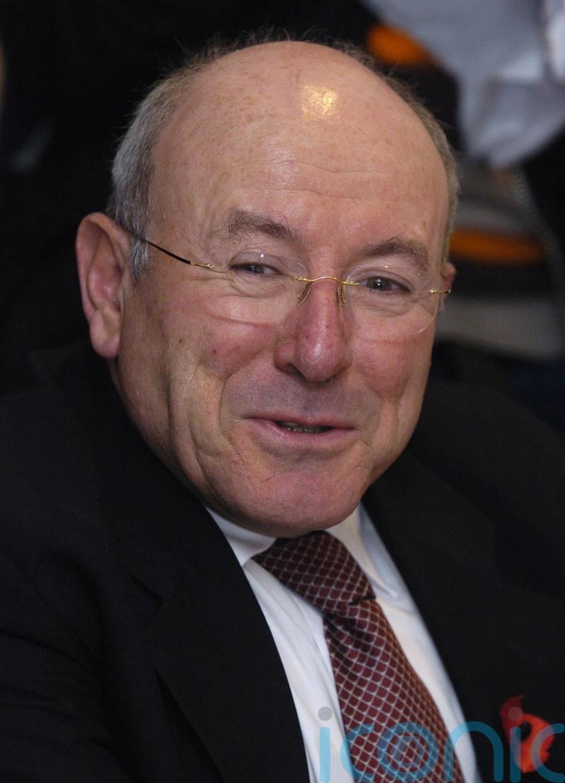 Hearts pay tribute to former chairman Leslie Deans