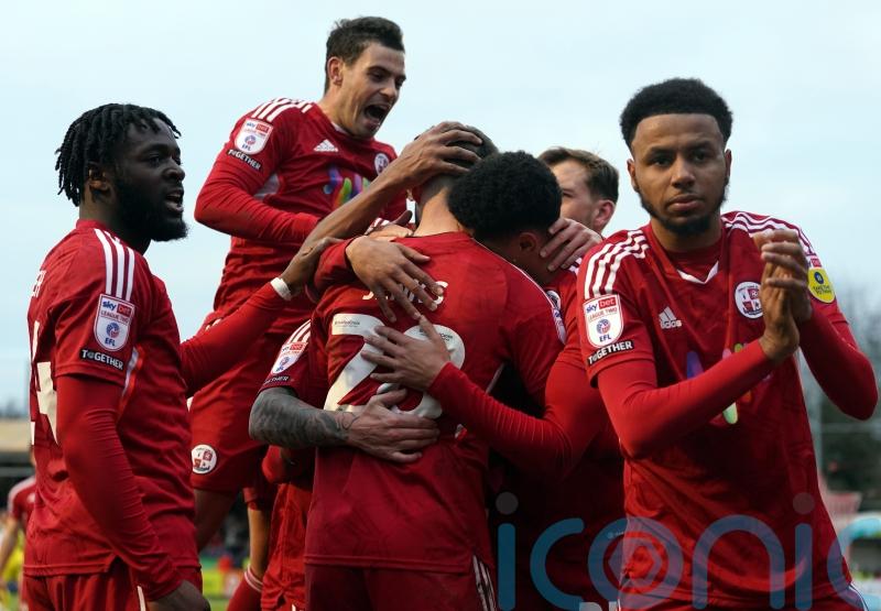 Scott Lindsey off to winning start at Crawley with victory over Salford