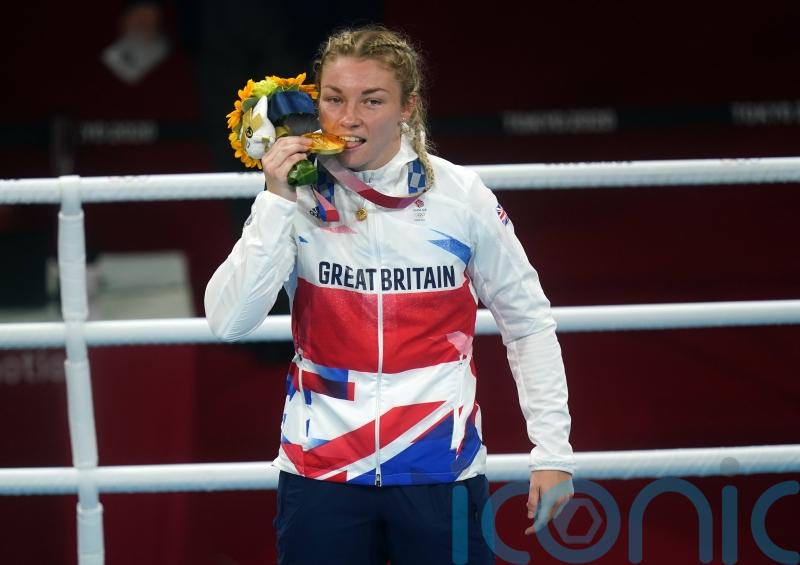 Lauren Price heading to Paris to resume professional career against Naomi Mannes