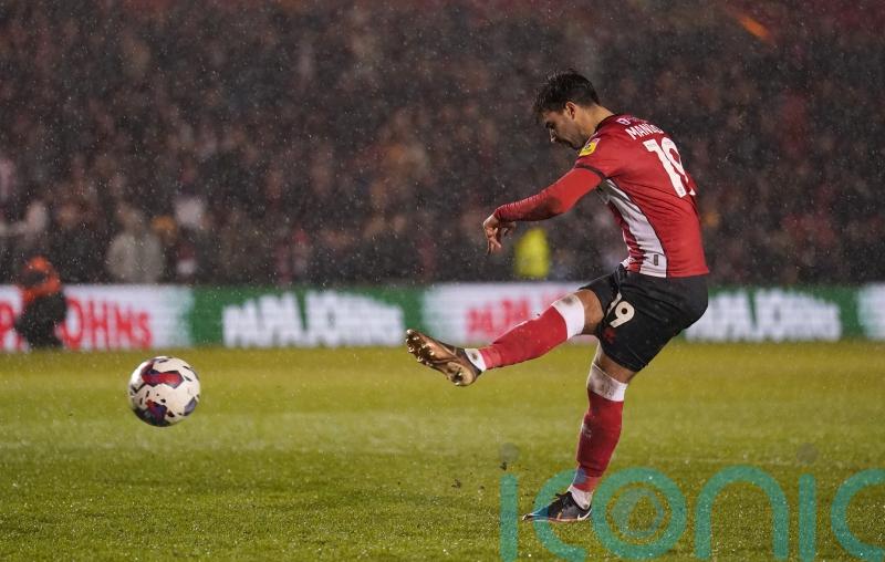Danny Mandroiu’s penalty secures Lincoln home victory over Oxford