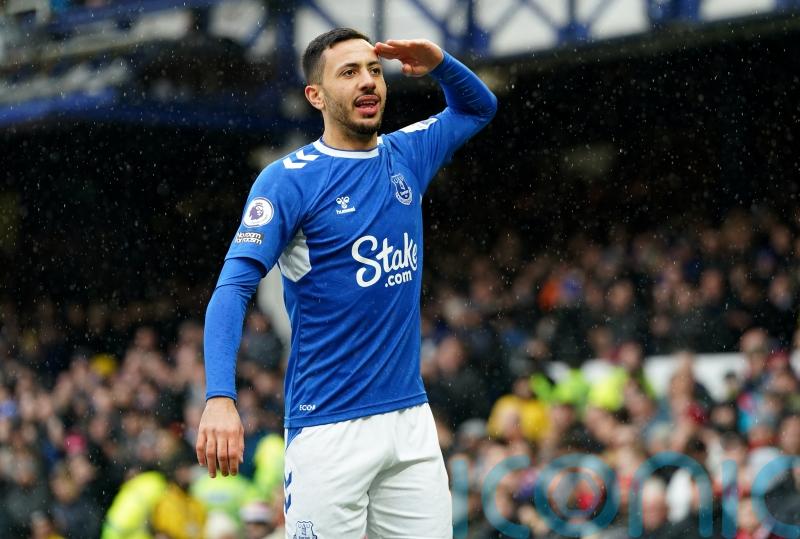 Sean Dyche believes relaxed Dwight McNeil has ‘got his shoulders back’