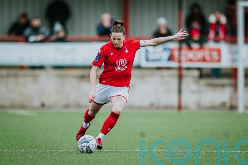 It can be difficult – Lyndsey Harkin juggles motherhood and playing football