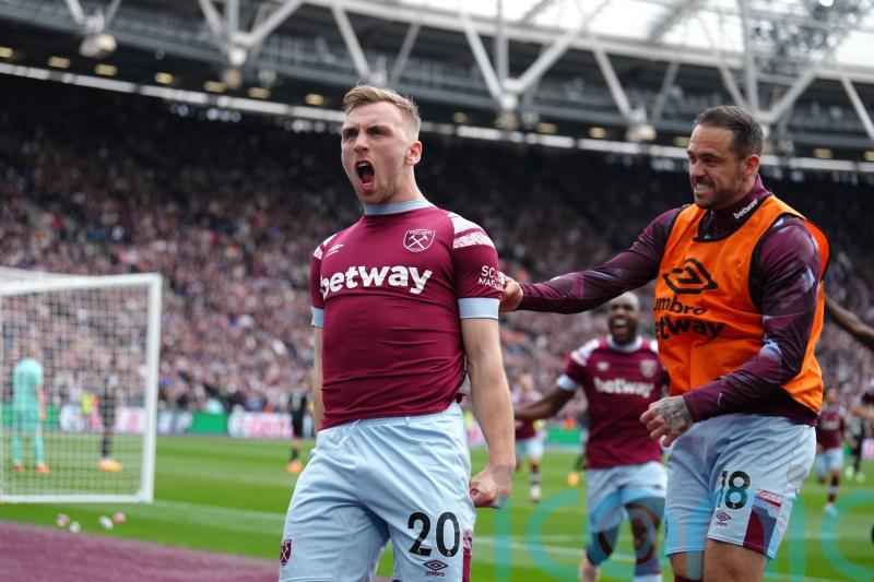 Arsenal squander two-goal lead as West Ham comeback hits title hopes