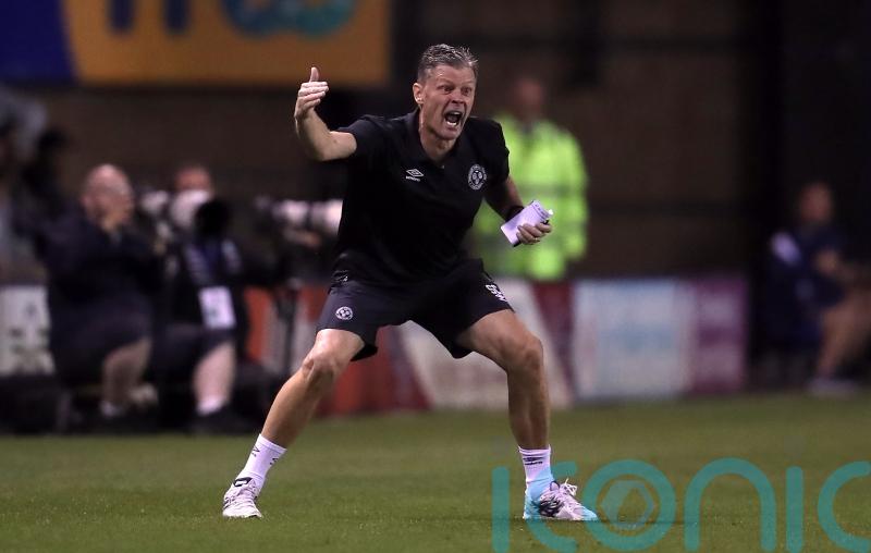 Shrewsbury boss Steve Cotterill heaps praise on loanee Rob Street