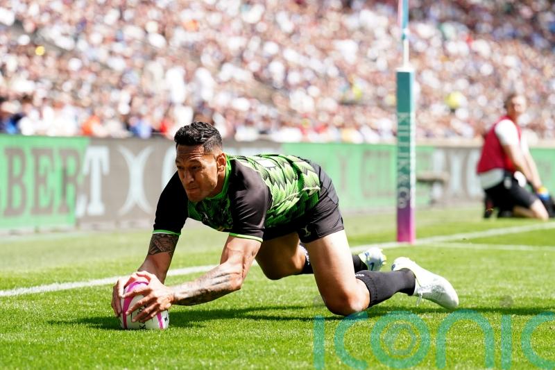 Israel Folau beaten and jeered as Barbarians win Twickenham clash