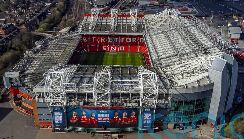 Sheikh Jassim wants answer by Friday after submitting final bid for Man Utd