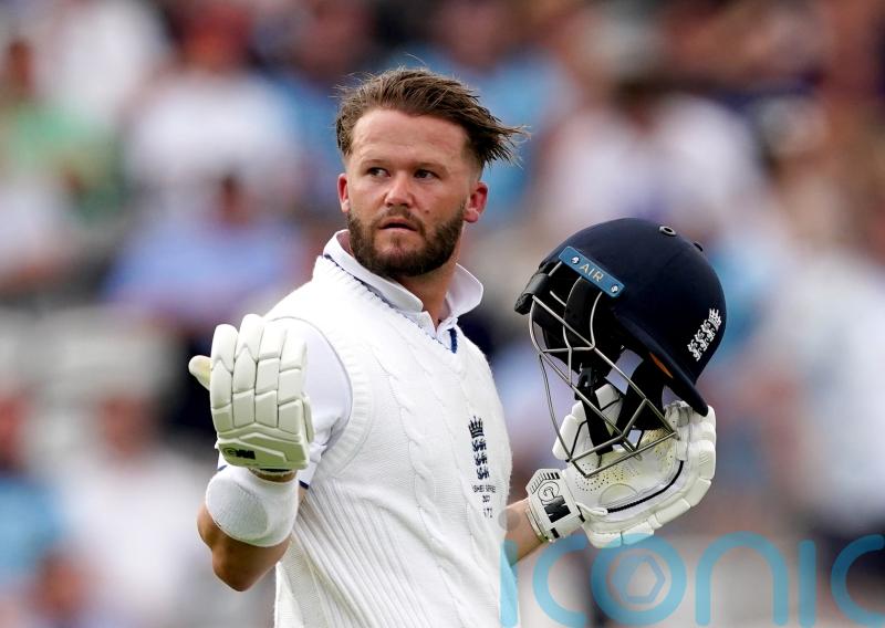 Late reprieve for Ben Duckett keeps England’s hope of miracle chase alive