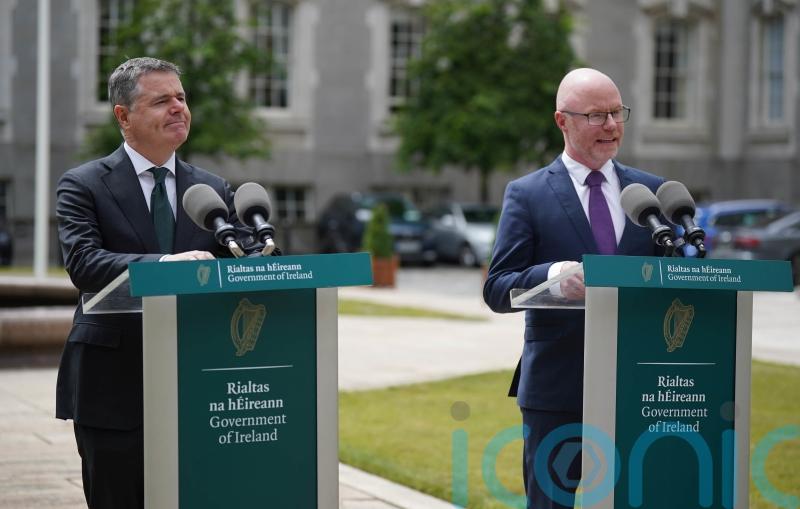 Projected overspend on health services must be reduced, warns Paschal Donohoe