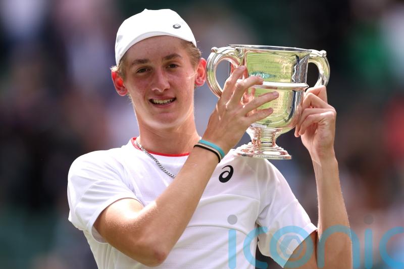 Henry Searle ends 61-year wait for British success in Wimbledon boys’ singles