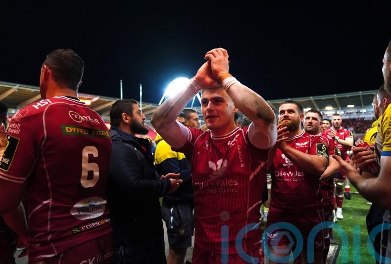 Scarlets’ Joe Roberts set for debut in much-changed Wales team for England clash