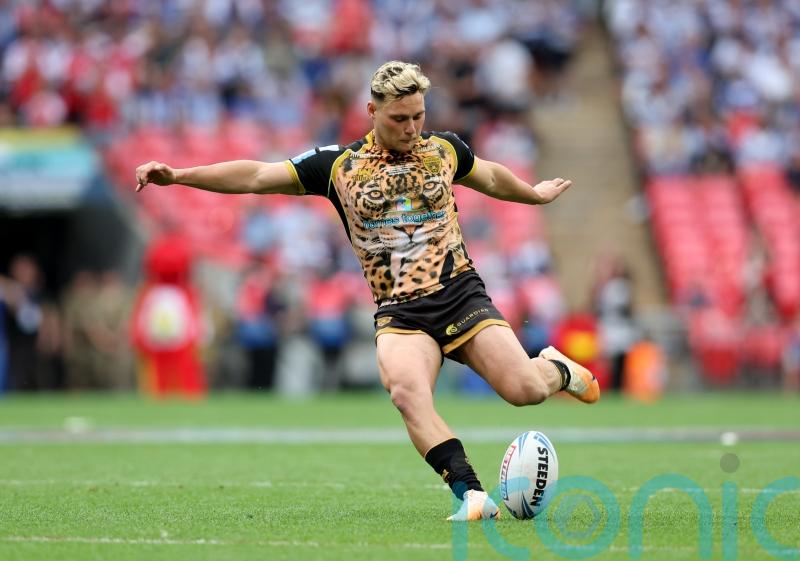 Lachlan Lam lands golden point drop goal to give Leigh dramatic win over Hull KR