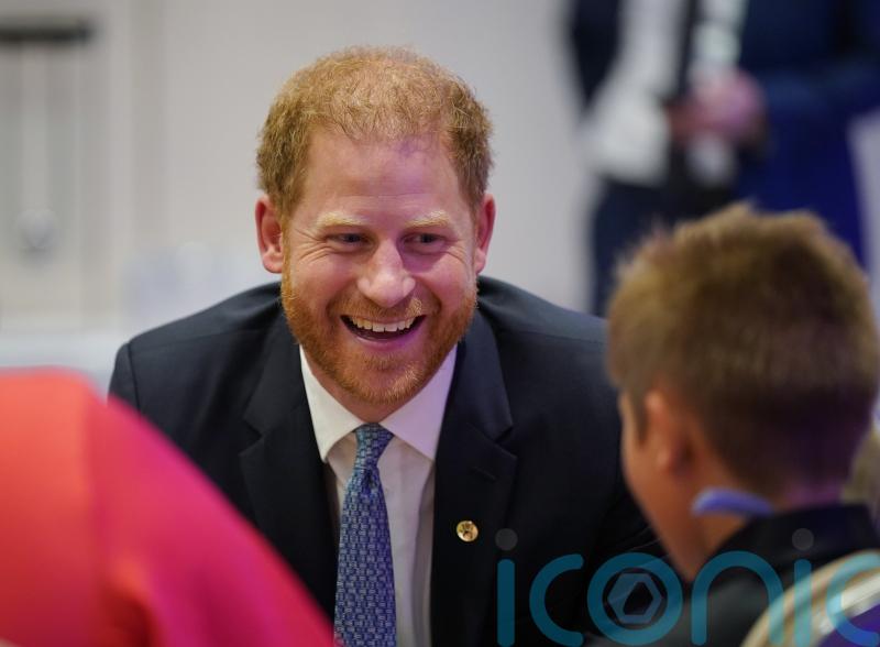 Harry shares balloon jokes with WellChild Awards winners