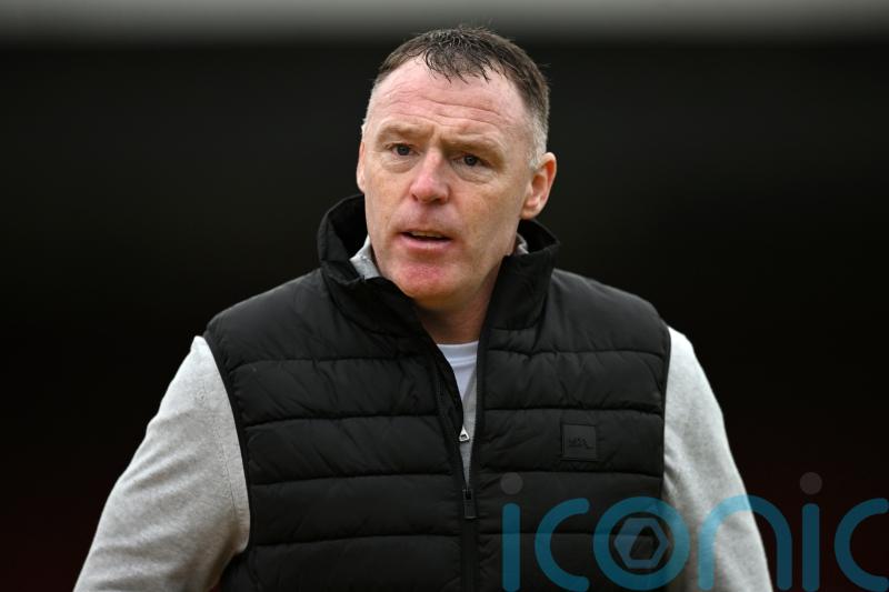Managers round on referee after untidy draw between Newport and Barrow